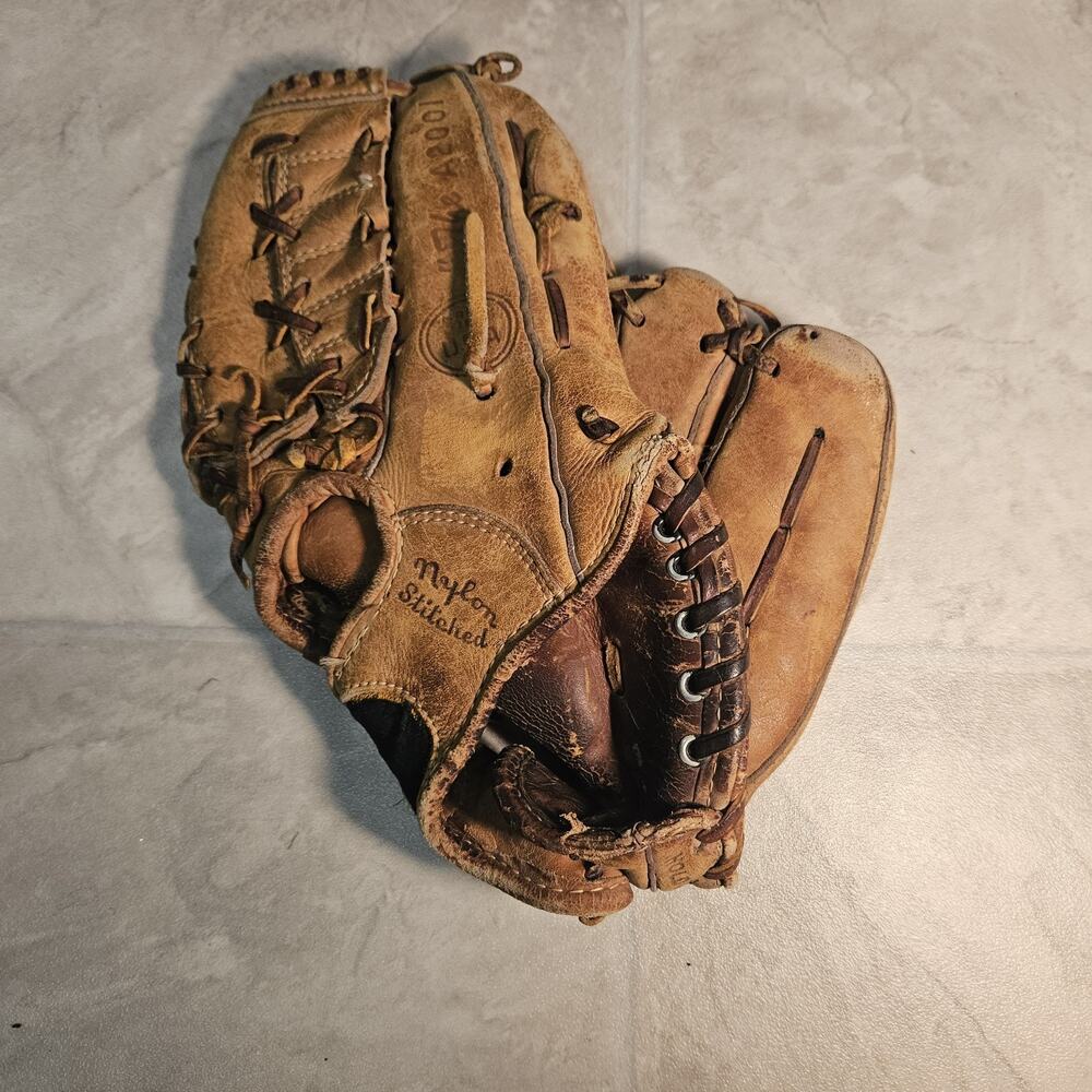 Vintage Wilson A2001 11" Pro Model Baseball Glove Snap Action Made in USA RHT